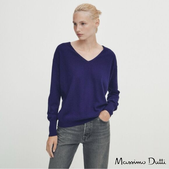 Massimo Dutti **NWT** 100% Cashmere V Neck Sweater in Ink Blue - Picture 1 of 10